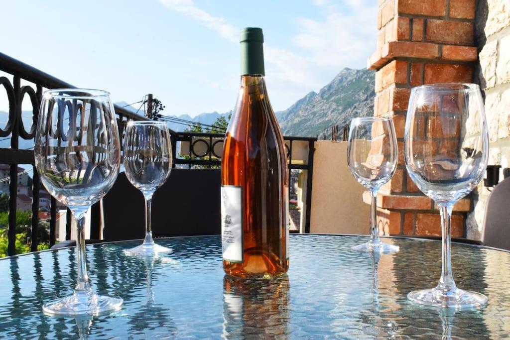 Apartment Krismil Kotor